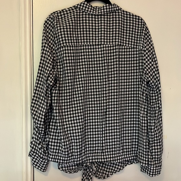 Jones New York Women's L Button Tie Front Blouse Shirt Black Gingham Pla… - Picture 6 of 7
